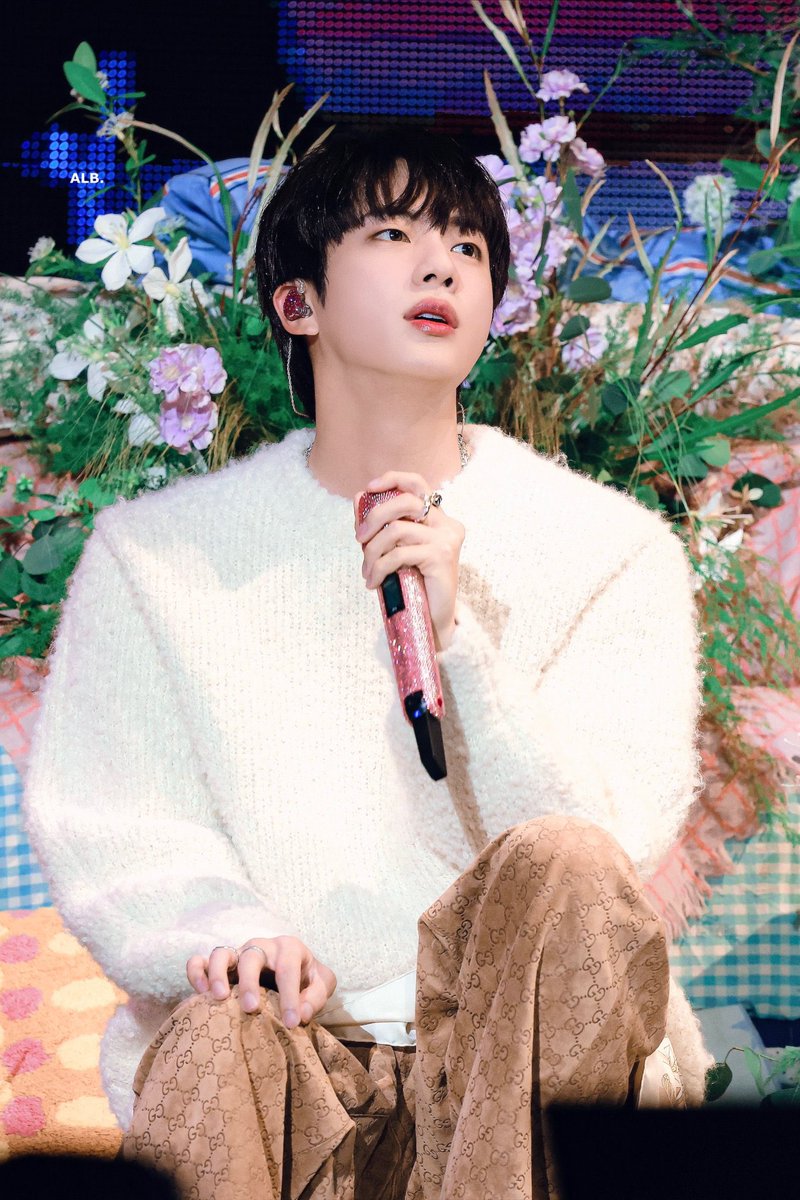 bonabtsjin's tweet photo. それにしてもこの美しさはどういうことだ。花よりも花です。 https://t.co/JXWIYhP0y3