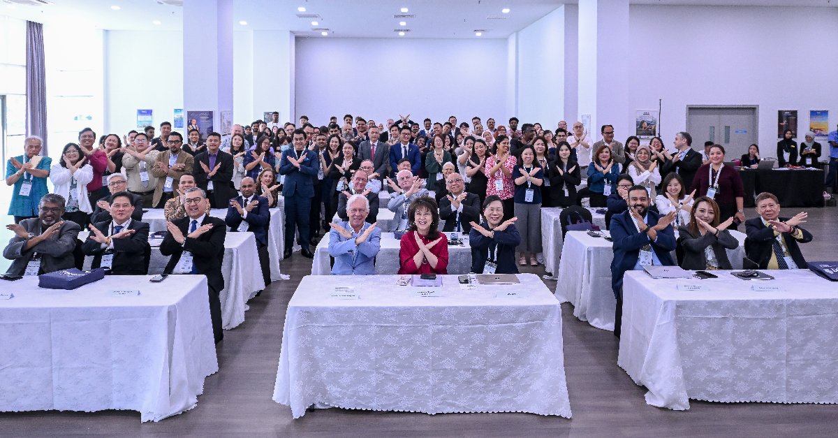 SunwayU's tweet photo. AppliedHE Xchange – Celebrating Excellence in Higher Education. We're proudly hosted the inaugural AppliedHE Xchange in partnership with AppliedHE, uniting thought leaders to discuss the future of higher education. We’re excited for Day 2 tomorrow!  

#SunwayUniversity #AppliedHE https://t.co/XOzsd3yEHU