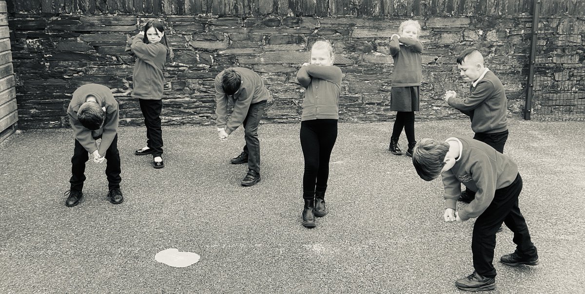 delabole_school's tweet photo. Working in small groups, we acted out the events of and around the HMS Endurance becoming beset in pack ice. This helped us to understand it more and make us consider the feelings Shackleton and the crew may have felt to then write about it emotively in a diary entry. https://t.co/B94WmK3RPD