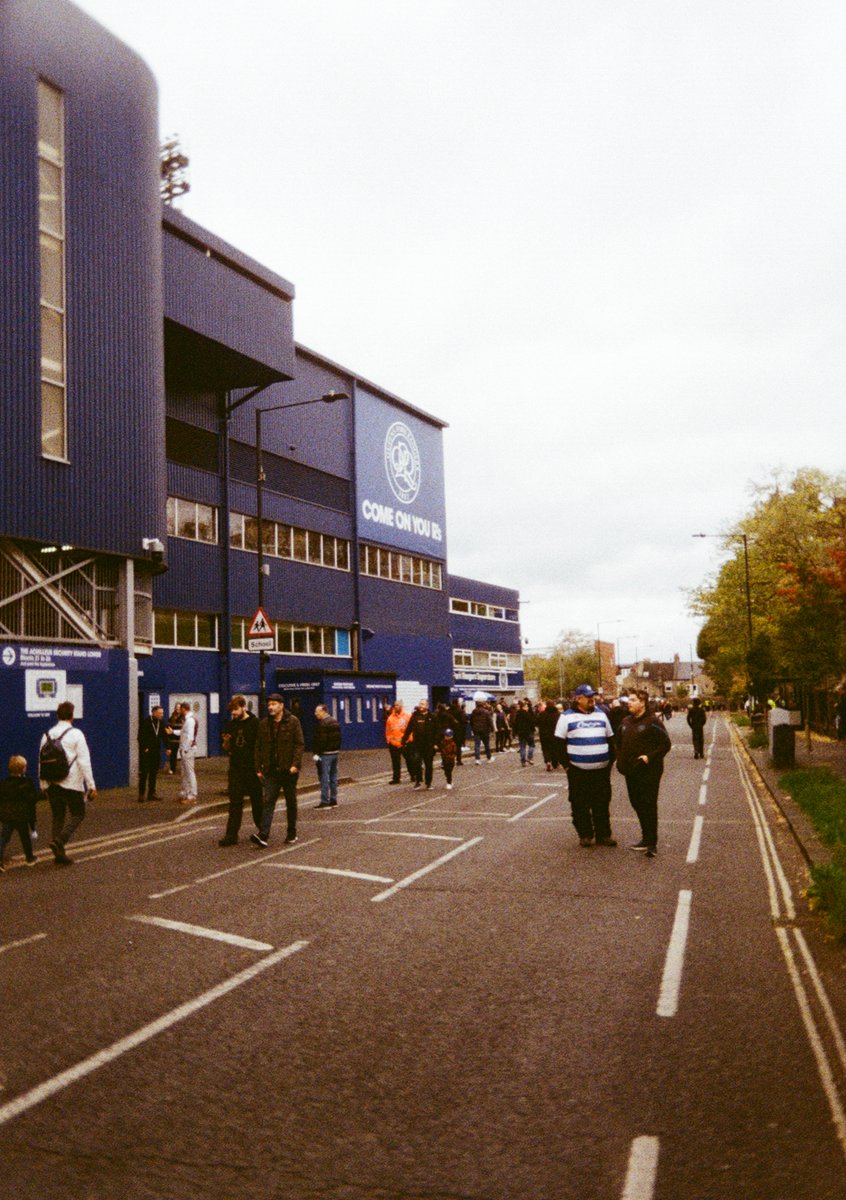 G_Kouk94's tweet photo. You know how it goes, ήρθε το φιλμ, ώρα για mini-Thread 🧵

Matchday: Loftus Road on 35 mm film  

📷 Kodak Gold 200  

#QPR | #35mm | #LoftusRoad | #Groundhopping https://t.co/egxOQuI11I