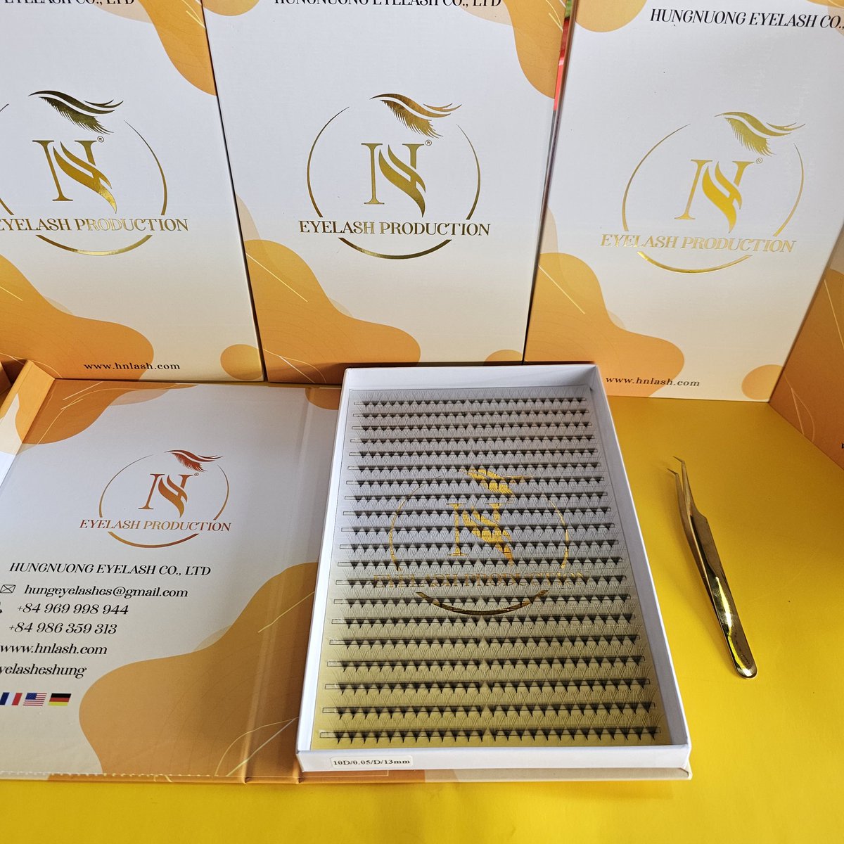 Hi! You are looking for a reputable supplier of quality eyelashes, fast delivery with free brand logo, come to us, we are committed to bringing you satisfaction
WhatsApp:
wa.me/+84969998944
Website:
hnlash.com
Thank you!