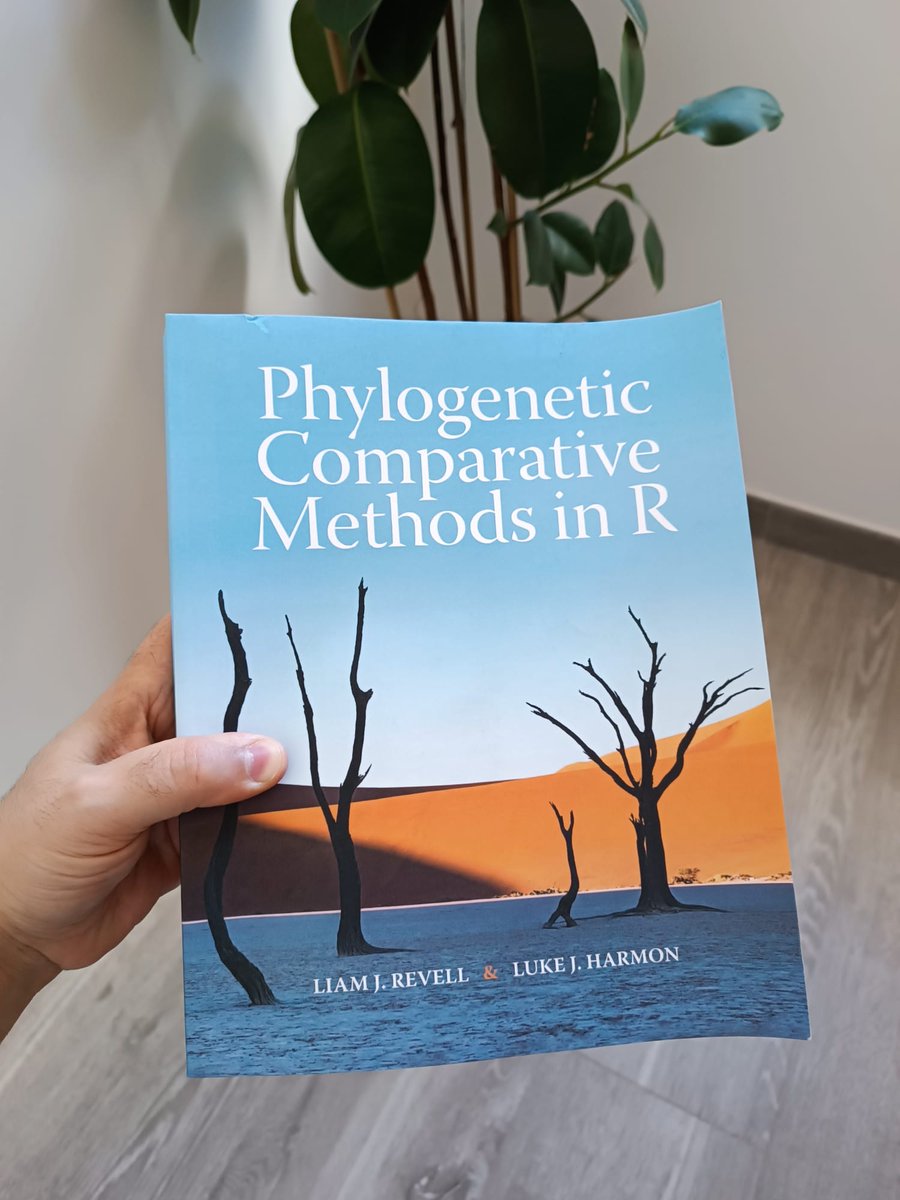 Ferron_HG's tweet image. Just got my hands on a fantastic book on Phylogenetic Comparative Methods! 📚 Perfect for illustrating key concepts to my palaeobiology students at the University of Valencia @Masterpaleo. Huge thanks to @phytools_liam and @lukejharmon for such a valuable resource! 🙌
