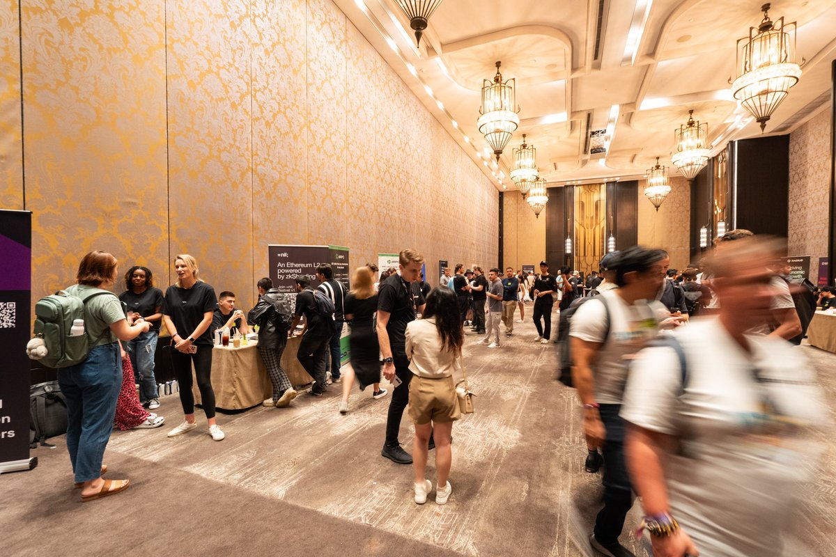 paulinesmi's tweet image. 2 stages. Huge lineup of speakers. Best team. L2con 🛠️