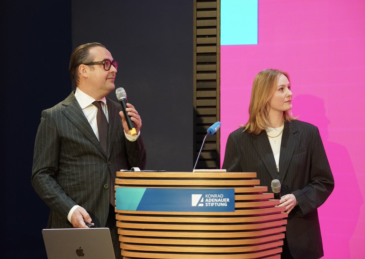 Armin Jochum und Katharina Schwarz von der Agentur Thjnk, über die Landtagswahl in Sachsen 2024: „Wir sind mit Demut rangegangen, haben uns sehr intensiv mit Sachsen beschäftigt. Wir haben uns entschieden intensiv einen personalisierten Wahlkampf zu machen.“ #ikpk24