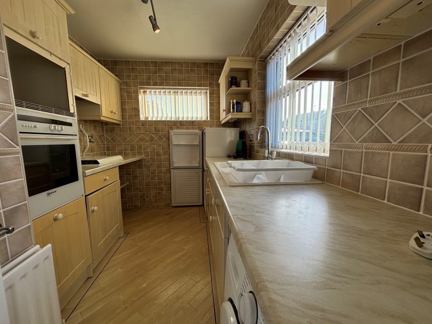 auctionhousene's tweet image. Picture the possibilities at 6 Hallgarth Close! 🔑

This 3 bedroom dormer bungalow in desirable #Acklam has space, style and so much to offer. Could this be your next project?

Guided at £110,000+, take a closer look: brnw.ch/21wOJQH