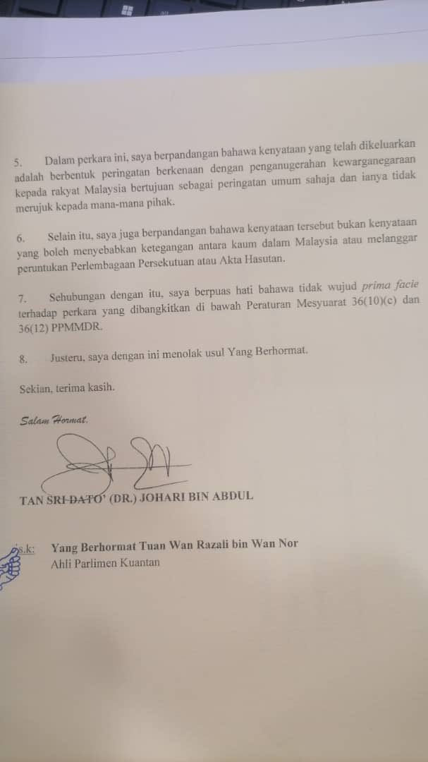 aifadhli87's tweet photo. [UPDATE] 3 usul MP DAP @chongzhemin nak kenakan YB Hulu Terengganu, Kuantan dan Alor Setar secara rasminya ditolak. 

As of for now, rulling ini bermakna "PM bukan Mamak Pasemboq ✅ yang meletakkan bebanan cukai di atas pundak rakyat. Pundak ya, bukan pundek ✅. Jangan ada orang asing yang dah jadi warga negara kita kibarkan bendera negara asal mereka ✅"

My piece of advice to him, belajar lagi. Especially Bahasa Melayu. Belajar hormat orang, belajar berbahas. Tak steady langsung. Budak baru nak up, biasalah. Cocky dengan Peraturan Mesyuarat dia.