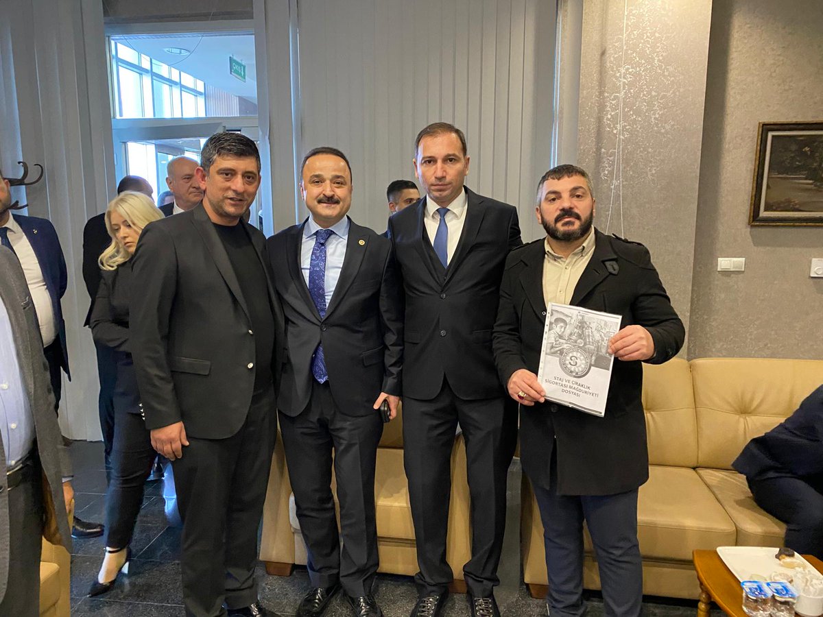 Samsun Staj ve Çıraklık Mağ. Derneği olarak MHP Ordu Millet Vekili <a href="/nacisanliturk/">Naci Şanlıtürk</a>  'ü ziyaret ederek 3308sayılı yasa ile yapılan SGK başlangıçlarımızın sayılmaması ile ilgili mağduriyetimizi ileterek destek istedik
<a href="/dbdevletbahceli/">Devlet Bahçeli</a>

#StajyerÇırakHakkındanVazgeçmeyecek