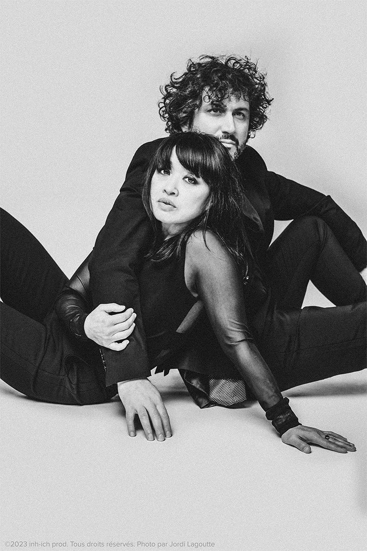 Faites entrer « Une Voix » dans votre collection, le vinyle est disponible sur notre shop INA-ICH et dans toutes les grandes enseignes : FNAC, Cultura, Amazon. Inclus les singles : Zombii, Serpent, Crop.
Lien en bio. 
#newmusic #vinyl #vinylcollection #vinylcommunity #BlackFriday