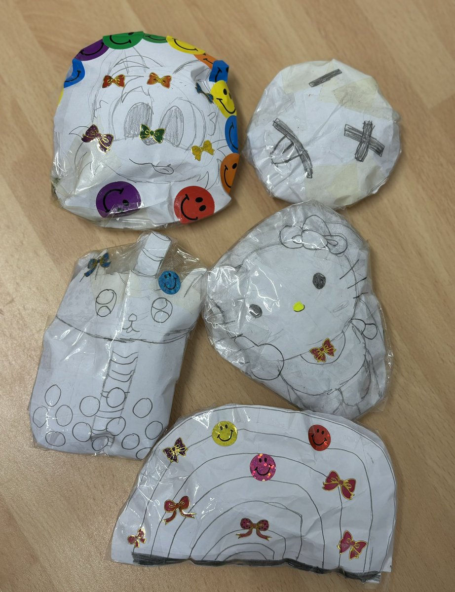 ThamesideSch's tweet photo. Making our own βsquashiesβ in ELSA to help regulate our emotions. #TPS #TPSBelonging. ππ½πβοΈποΈ #Thamesideprimaryschool https://t.co/1P2Hgjxx73