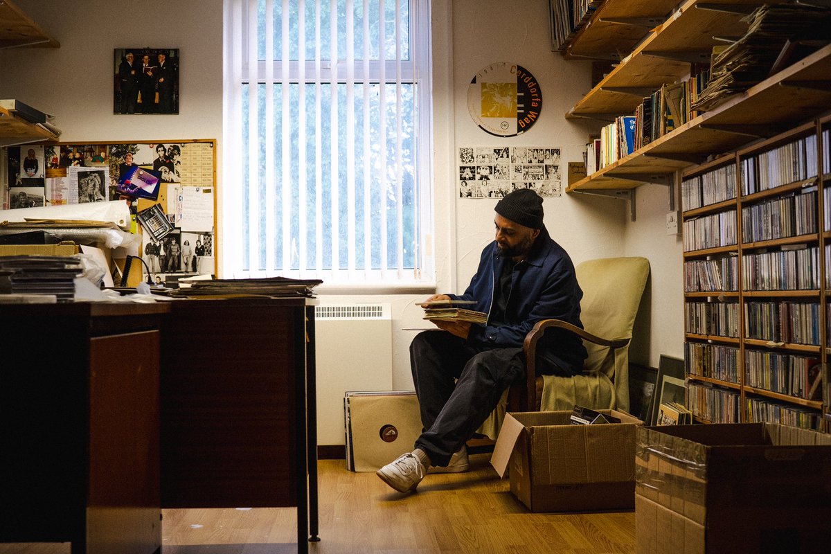 Sain (@sainrecords) on Twitter photo 🔥 ‘Cynnau Tân’ • <a href="/Don_Leisure/">donleisure</a> feat. Carwyn Ellis ~ allan rŵan/out now
🎧 orcd.co/cynnautan
Diolch for the feature <a href="/Wordplaymag/">Wordplay Magazine</a> → wordplaymagazine.com/blog-1/2024/11… 🔥 ‘Cynnau Tân’ • <a href="/Don_Leisure/">donleisure</a> feat. Carwyn Ellis ~ allan rŵan/out now
🎧 orcd.co/cynnautan
Diolch for the feature <a href="/Wordplaymag/">Wordplay Magazine</a> → wordplaymagazine.com/blog-1/2024/11…