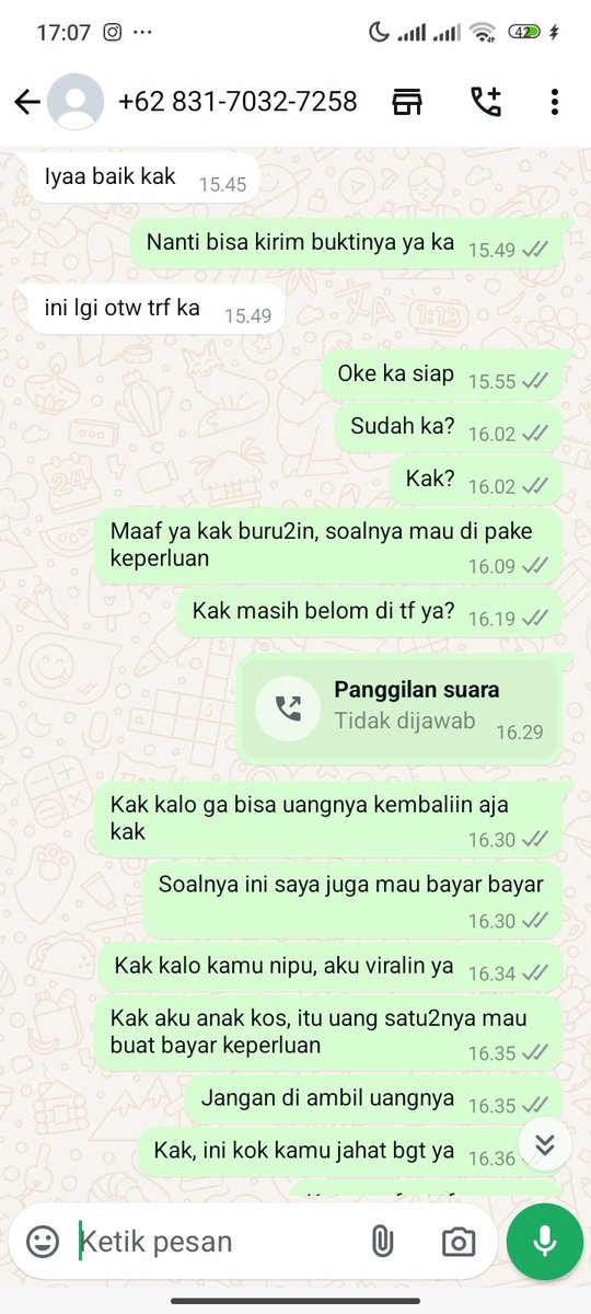 elehhhbat's tweet photo. Guys hati2 yg mau cv uang ke akun @sainladyi ya, karna dia nipu 
Aku korbannya, uang satu2nya di perantauan ku di ambil sama dia dengan ga di tf saldo yg aku cv ke dia. Dan skrg aku bingung sendiri karna dah ga ada duit
Pokoknya hati2 guys 
#zonauang 
#zonajajan https://t.co/FVOcifdMQc