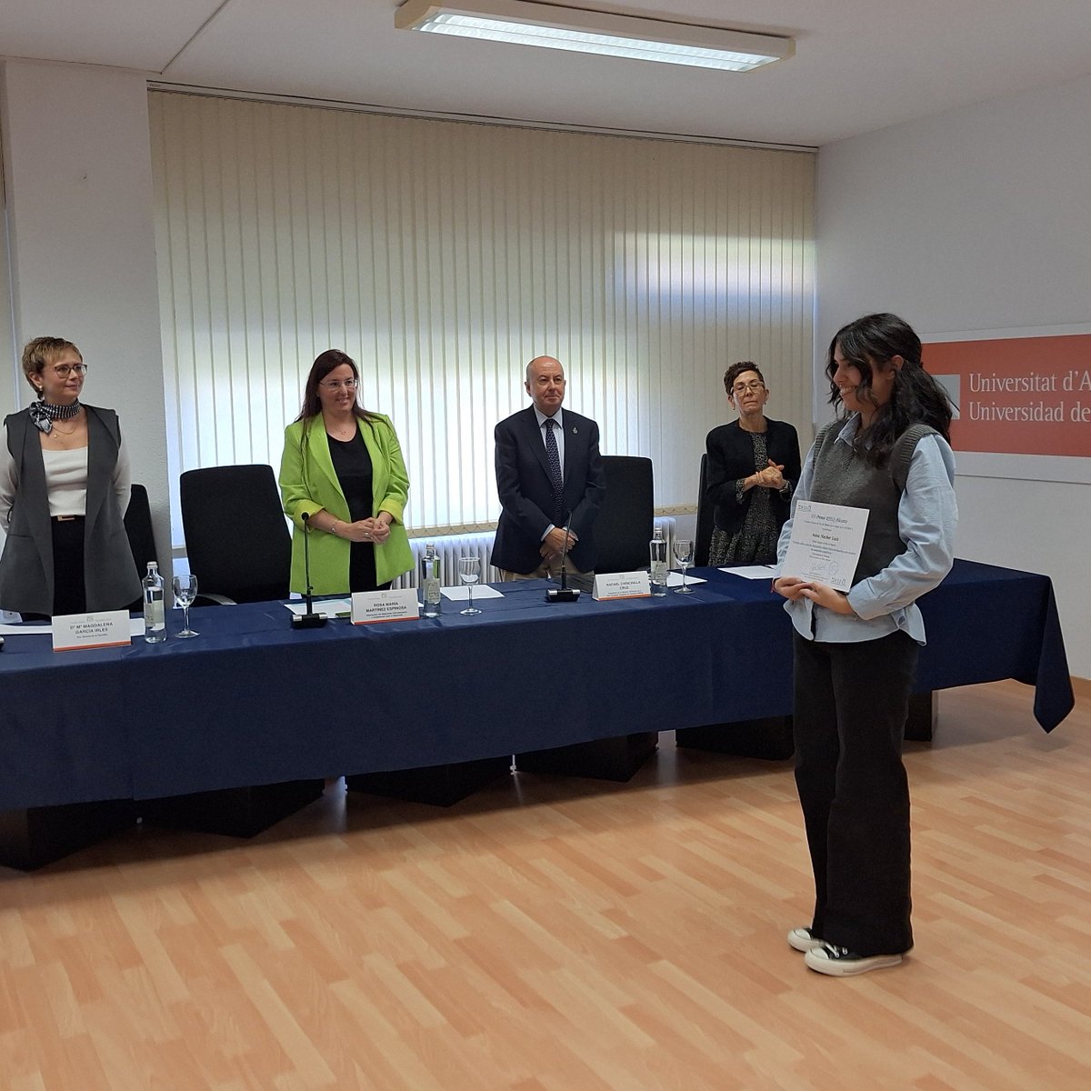 Universidad de Alicante UA (@ua_universidad) on Twitter photo ¡Enhorabuena a Beatriz Martínez Sánchez, Juan José Villora Picó, Sara Álvarez Parejo, Anna Nácher Luis! 👏👏💪
'La Facultad de <a href="/Ciencias_UA/">CienciasUA</a> acoge la entrega de los premios a mejores tesis y trabajo de fin de máster en Química'
Más info en s.ua.es/es/HPVJ ¡Enhorabuena a Beatriz Martínez Sánchez, Juan José Villora Picó, Sara Álvarez Parejo, Anna Nácher Luis! 👏👏💪
'La Facultad de <a href="/Ciencias_UA/">CienciasUA</a> acoge la entrega de los premios a mejores tesis y trabajo de fin de máster en Química'
Más info en s.ua.es/es/HPVJ