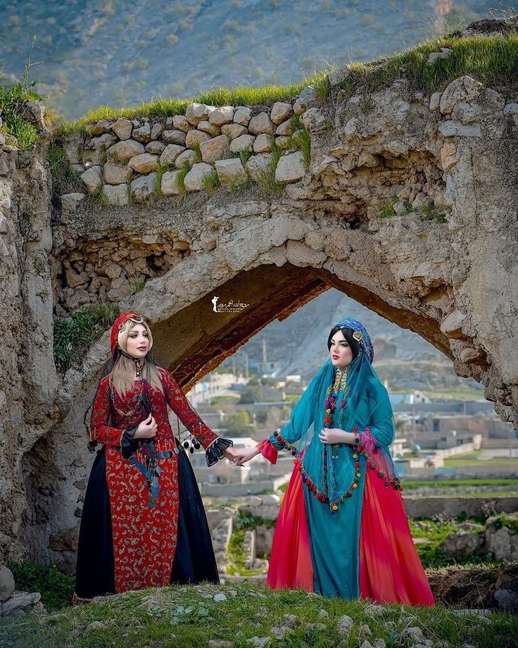 LuristanPic's tweet photo. Southern Luristan

Kohgilouya, Mamasani, East of Khuzistan, Bushehr, Shiraz.

vā yak، si yak https://t.co/YvJjk3Zyrc