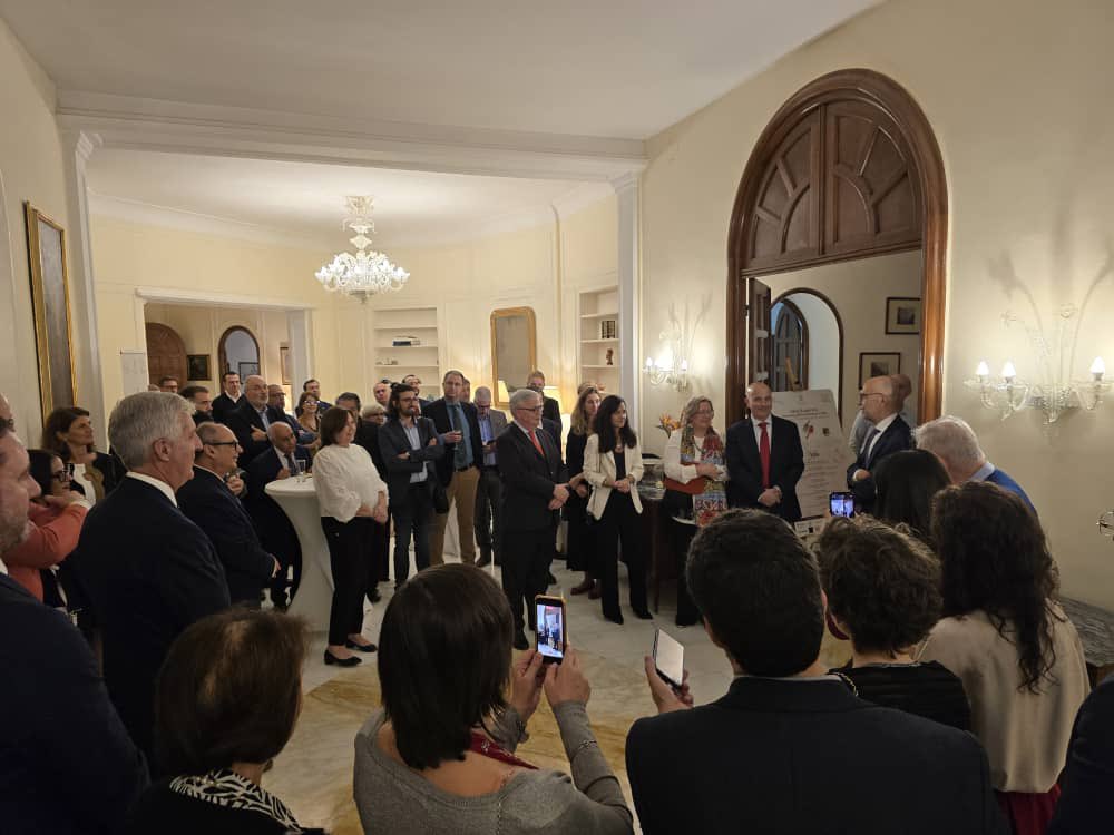 ItalyinAlgeria's tweet photo. 📣 Al via ieri sera la Settimana della cucina italiana nel mondo #SCIM24 con una cena di apertura presso la Residenza dell’Ambasciatore Cutillo, preparata dagli Chef siciliani Antonio Vultaggio e Calogero Bascio 🍝 https://t.co/Il4GcN8mSo