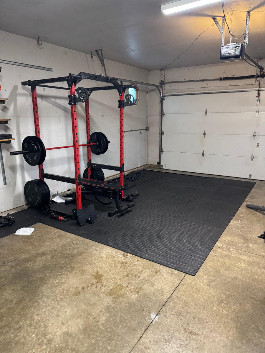 RitKeepFitness's tweet photo. Who needs a gym membership when you’ve got a garage? Build your gains, your way. 🔥💪
https://t.co/eSeIRjZyy9
#ritkeep #ritkeepfitness #homegym #gymequipment #garagegym #strengthtraining #fitness #powercage #gymequipment https://t.co/WrRXqmYmI6