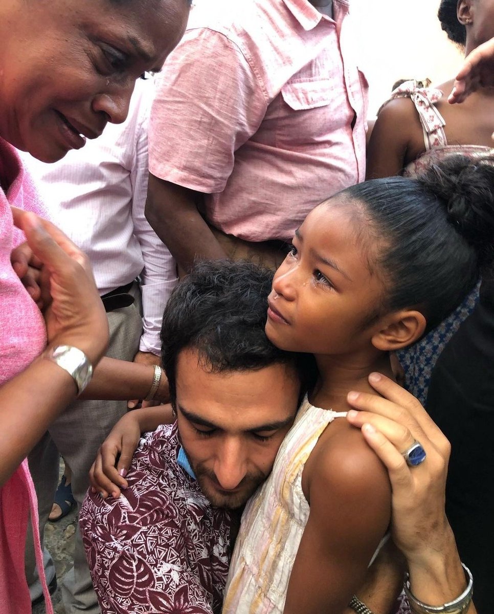 Giulia35508041's tweet image. Qualche vecchia chicca dal set di From Scratch perché tutti meritano di vedere Eugenio uscito da cucciolandia ❤️
#DonMatteo14 #mezzanottini #FromScratch