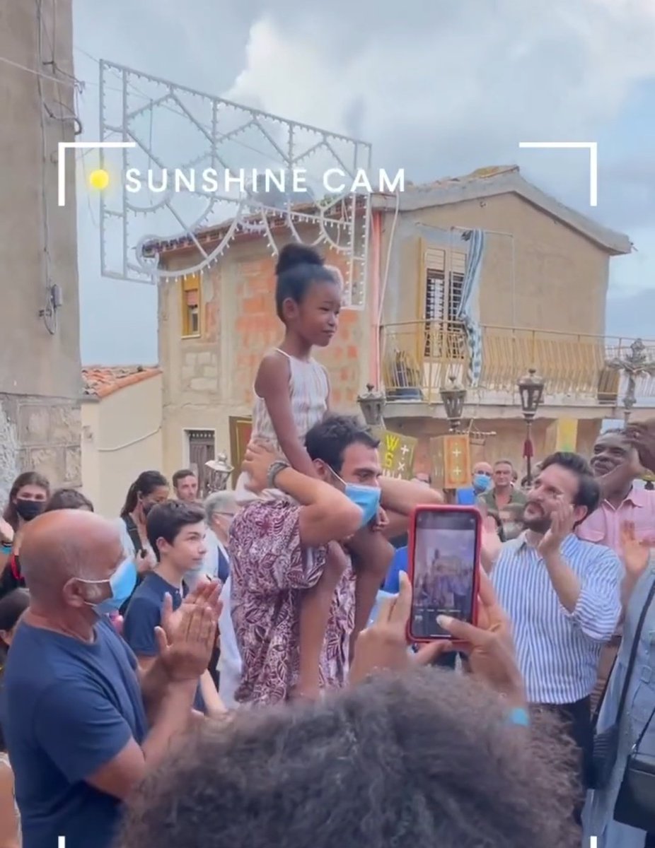 Giulia35508041's tweet image. Qualche vecchia chicca dal set di From Scratch perché tutti meritano di vedere Eugenio uscito da cucciolandia ❤️
#DonMatteo14 #mezzanottini #FromScratch