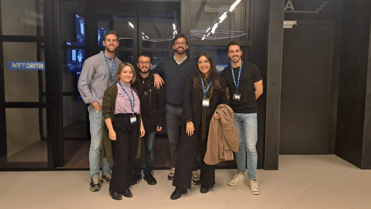 DanielG12754470's tweet image. It is all about this, people. 

Wonderful weekend in the GenAI Health Hackaton organised by the @hospitalclinic 

We generated an AI-based, ready-to-use information system for clinicians from free-text data, potentially saving time, money, and resources, optimising treatments.