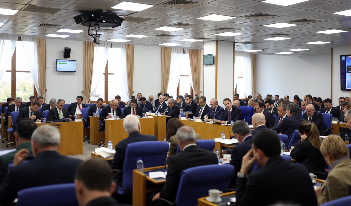 Türkiye Büyük Millet Meclisi Plan ve Bütçe Komisyonu’nda Enerji ve Tabii Kaynaklar Bakanlığımızın 2025 yılı bütçe sunumunu gerçekleştirdik.

Cumhurbaşkanımız Sayın <a href="/RTErdogan/">Recep Tayyip Erdoğan</a>’ın ortaya koyduğu Türkiye Yüzyılı vizyonu doğrultusunda ülkemizin artan enerji talebini karşılamak, arz