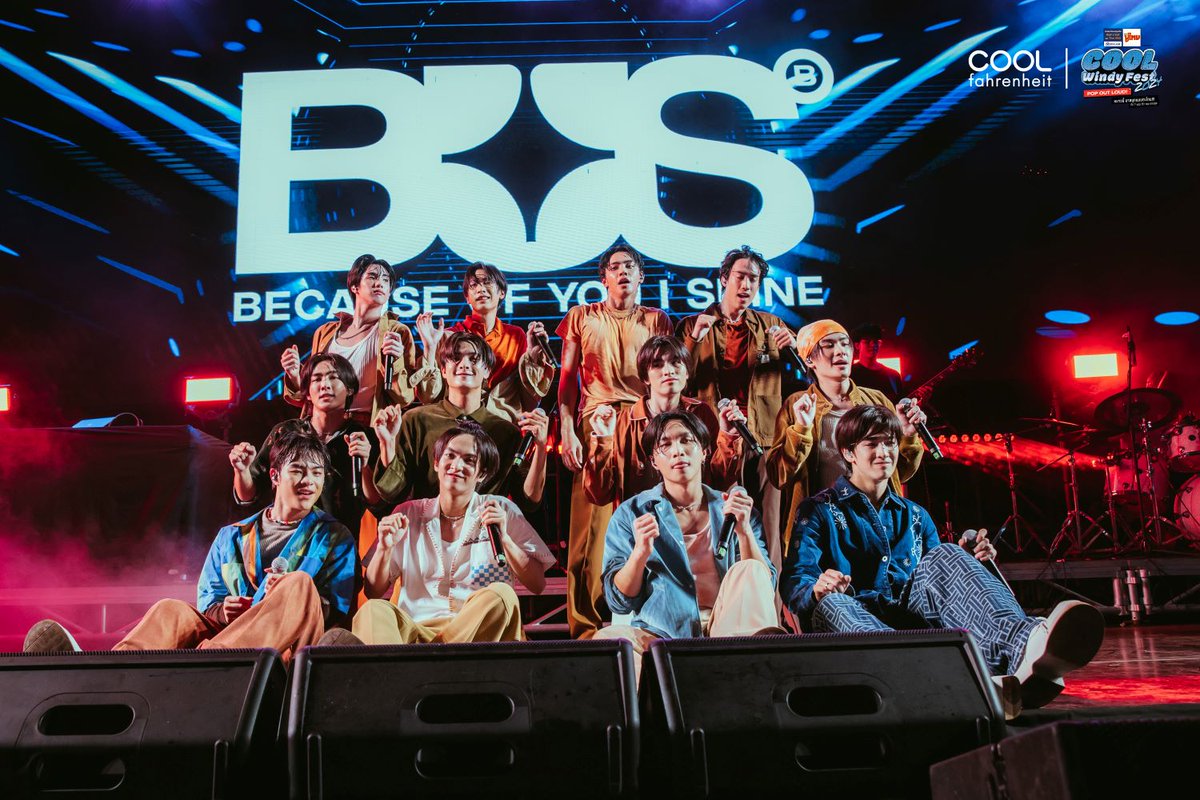 otpcnews's tweet photo. ชาว COOL สนุกลั่นข้ามขุนเขาส่งท้ายปี เทศกาลดนตรีสุด POP ติด Trend X อันดับ 1 ใน ‘BBLAM และ ขนมทอดกรอบตราปูไทย Present COOL Windy Fest 2024 : POP OUT LOUD’
#COOLWindyFest2024 #POPOUTLOUD
#เทศกาลดนตรีรับลมหนาว
#COOLfahrenheit #RSNetZero
#NEVONE #JAONAAY #JAOKHUN
#NONTTANONT #ATLASth
#BUSbecauseofyouishine
#COOLWindyFest2024xBUS
เป็นอีกความสนุกลั่นข้ามขุนเขาของชาว COOL สุด ๆ สำหรับ ‘BBLAM และ ขนมทอดกรอบตราปูไทย Present COOL Windy Fest 2024 : POP OUT LOUD’ เทศกาลดนตรีสุด POP รับลมหนาวส่งท้ายปีที่ ‘COOLfahrenheit’ สถานีเพลงเพราะอันดับ 1 ของเมืองไทย จัดพื้นที่กว้างใหญ่อย่าง WISDOM VALLEY, PATTAYA เอาใจชาวด้อมให้มารับความฟินอินแบบตะโกนจนติด Trend X อันดับ 1 เมื่อคืนวันที่ 16 พ.ย.กันไปเลย
อ่านข่าวเพิ่มเติมได้ที่ https://t.co/wXEVf1eeR5