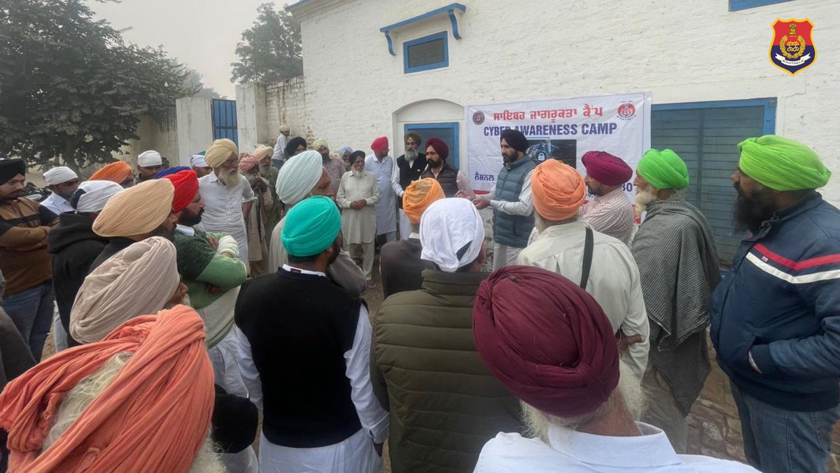 mansa_police's tweet image. Mansa Police (PS Cyber ​​Crime Mansa) conducted a seminar at Behniwal village to aware the public about online fraud and helpline number 1930.

#CyberFraudAwareness #CyberHelpDesk