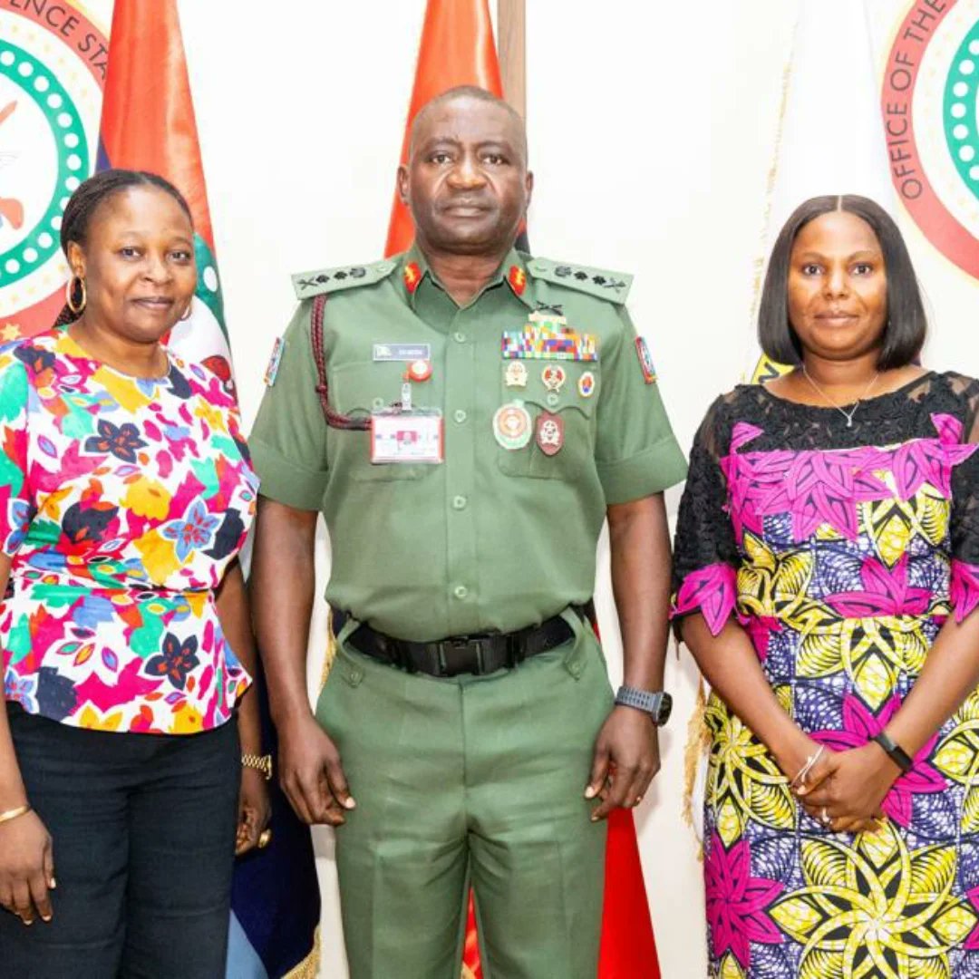 orahbayitfound1's tweet image. Orah Bayit Foundation recently paid a courtesy visit to the Chief of Defence Staff, Gen. Christopher Gwabin Musa. We had a productive discussion on leveraging sports and education as powerful tools for national development. #SportsForDevelopment #Education #PlayAndExcel #cds