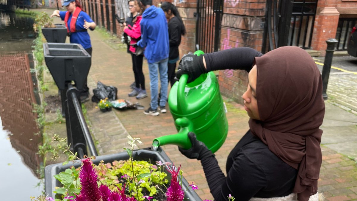 On this final day of #iwillweek, we’re celebrating our amazing Blue Influencers whose unique #youthsocialaction projects in our nation’s blue spaces defy stereotypes and confront public perceptions of young people. #StillWeRise
<a href="/TNLComFund/">The National Lottery Community Fund</a> <a href="/DCMS/">Department for Culture, Media and Sport</a> <a href="/ernestcooktrust/">The Ernest Cook Trust</a>