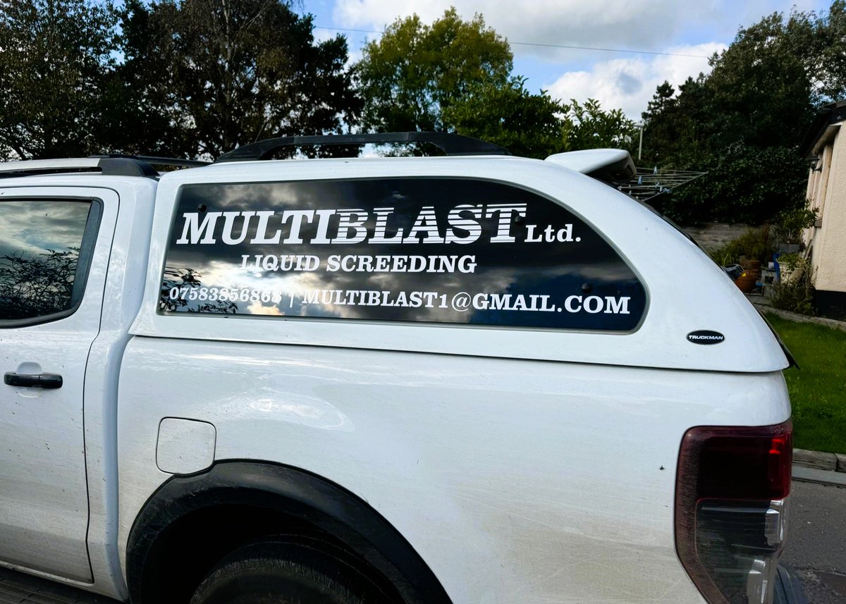 Sometimes graphics are need to be fitted in a flash, especially if your business is thriving and you're in constant motion! Our Installs Manager headed out to get these business vehicle graphics fitted on the fly.  Check out our Vehicle Graphics offering: bit.ly/3idNNJT