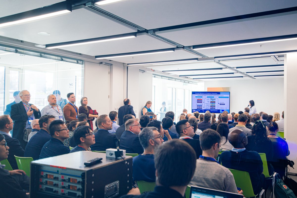 graphenea's tweet photo. Project #2DPL (2D Pilot Line) had its own session during #GrapheneWeek2024. We enjoyed fruitful discussions with partners, and we presented the WP "Process modules for #graphene integration" that we are leading! #fabrication #photonics #sensing #electronics #metrology @GrapheneEU https://t.co/OVCsBEWA54