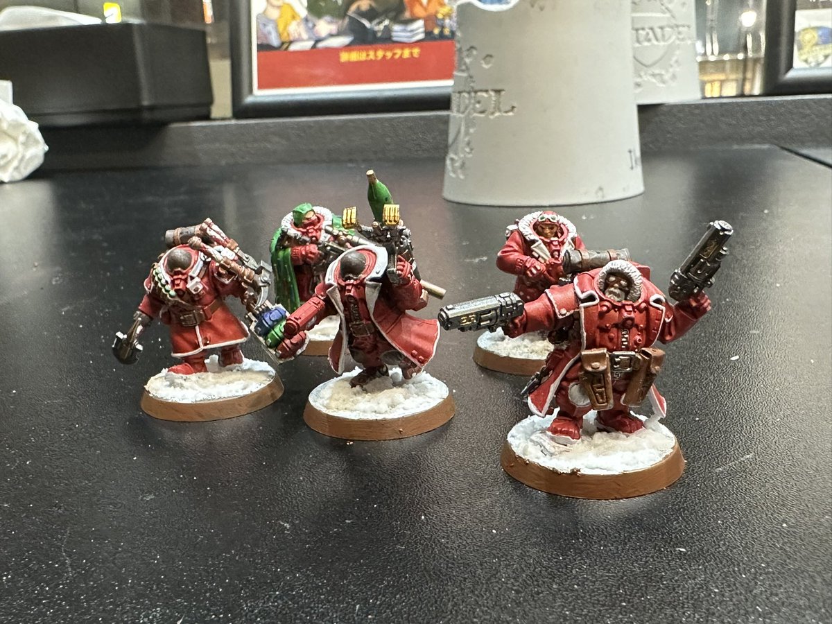 warhammerIKE's tweet photo. キルチームのリーグ・オヴ・ヴォータンをクリスマスカラーでペイントしたお客様の作品！
遠くから見てもクリスマスと分かる綺麗なペイントが素晴らしい！🎄 https://t.co/drfbxKGF23