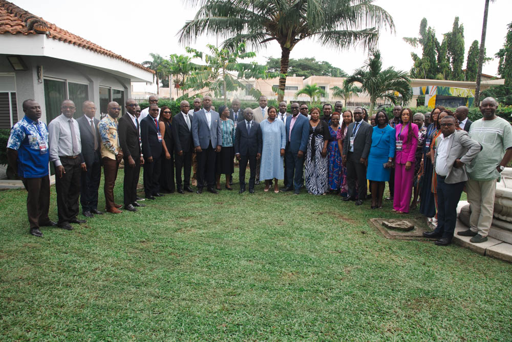 MTaPS_Program's tweet image. Last week, MTaPS with stakeholders including @Santeci, @USEmbAbidjan, and @plussciv celebrated the results achieved since 2019 to combat antimicrobial resistance as well epidemic and pandemic threats in #cotedivoire. For more information: mtapsprogram.org/our-resources/…