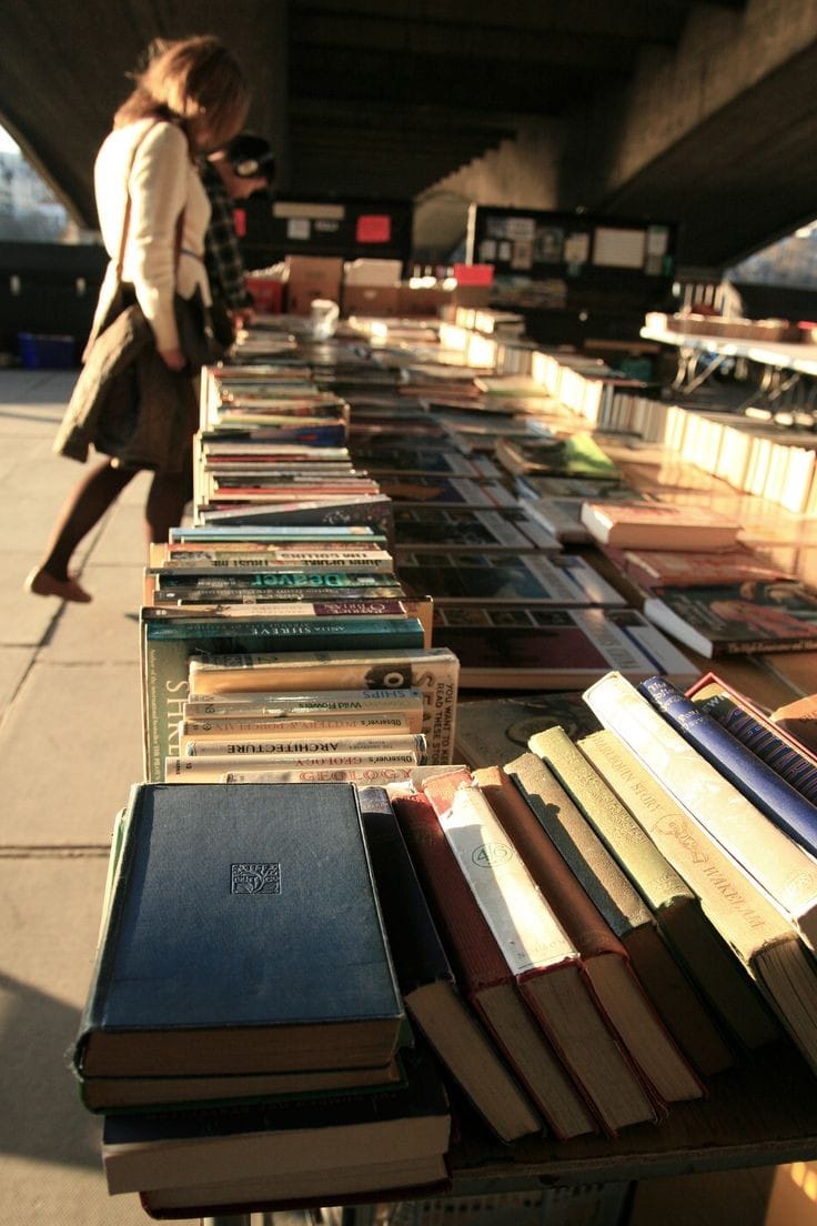 BookTasters's tweet image. The second I see books