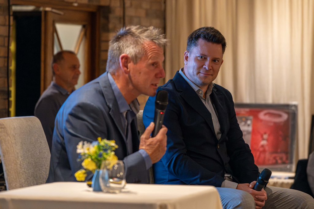 Mark Williams tweet media