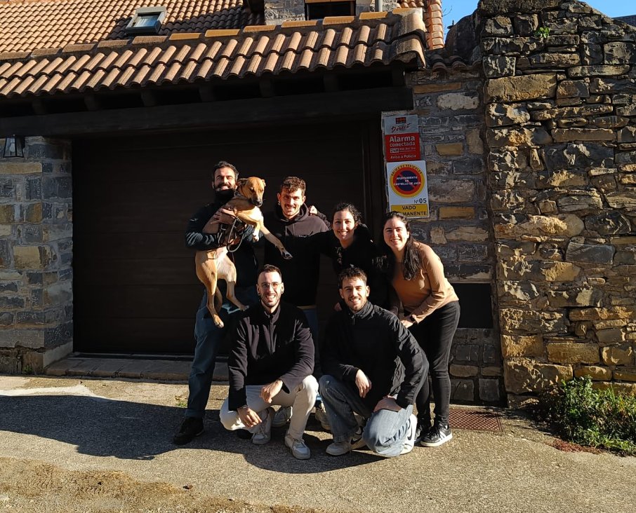 Equipo de Senda al completo 👋

Buenas personas y sacos de sabiduría acumulada.
Lo raro sería que Senda no fuese bien.