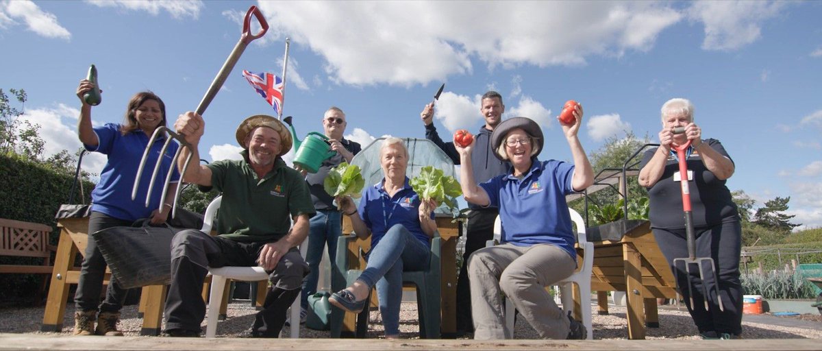 TCVtweets's tweet photo. TCV believes that every community should have access to high quality local green spaces & we are committed to supporting a community network of groups who share that vision. Join our FREE #communitynetwork here: https://t.co/GHuu3jIFXg
#JoinInFeelGood #Volunteering https://t.co/6epzL3I2uI