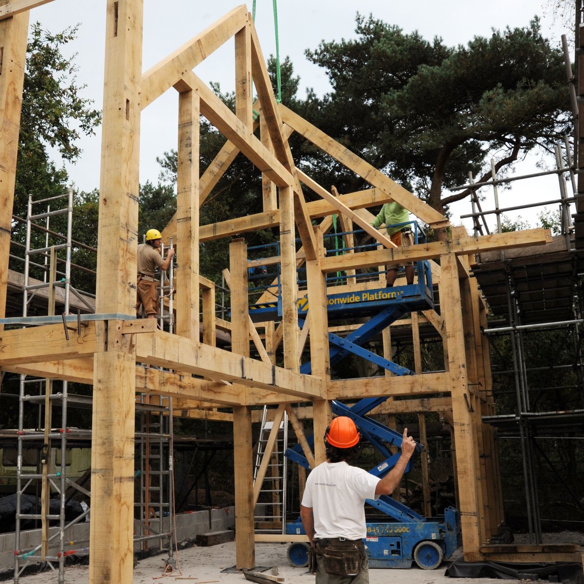 Discover this award-winning contemporary oak-framed home in Cheshire. Follow the journey from laying the foundations to site development, encapsulation with SIPs panels, and the stunning finished masterpiece.

#construction #oak #architecturedesign #livingspace #openplan