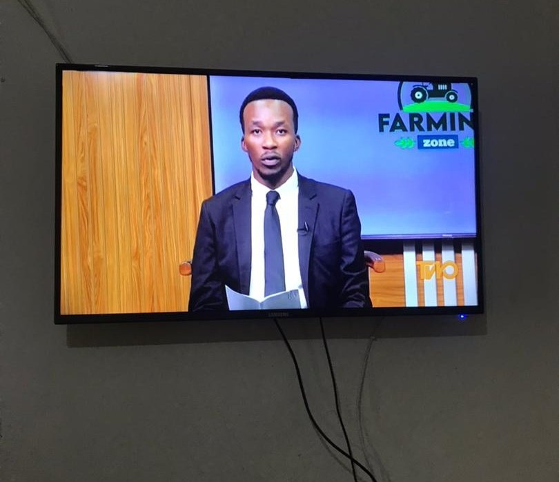 jcniyomugabo's tweet photo. Last week, I hosted @JosephMuseruka, Manager of the National Agriculture Insurance Scheme @RwandaAgri, Manirakinga Manasseh, Manager of Food & Agriculture at @RwEquityBank, and @bisenge_m, CEO of Terratech Ltd on @thefarmingzone aired on @Radiotv10rwanda.

We discussed the crucial role of agriculture insurance in boosting profitability and productivity in agriculture value chain.

Agriculture insurance protects farmers from risks like unpredictable weather, crop diseases, and pests, ensuring they recover from losses.

By reducing financial uncertainty, insurance empowers farmers to invest in better technologies, increase production, and improve overall business stability.

I believe that the collaboration of @TheFarmingZone and @AgiriteMedia will drive growth and innovation by bringing together different experts to discuss how we can improve agriculture in Rwanda. 

In case you missed the live show, catch up here: https://t.co/8ZpeLyEPnz

#AgricultureInsurance #FarmingZone #TEKANA