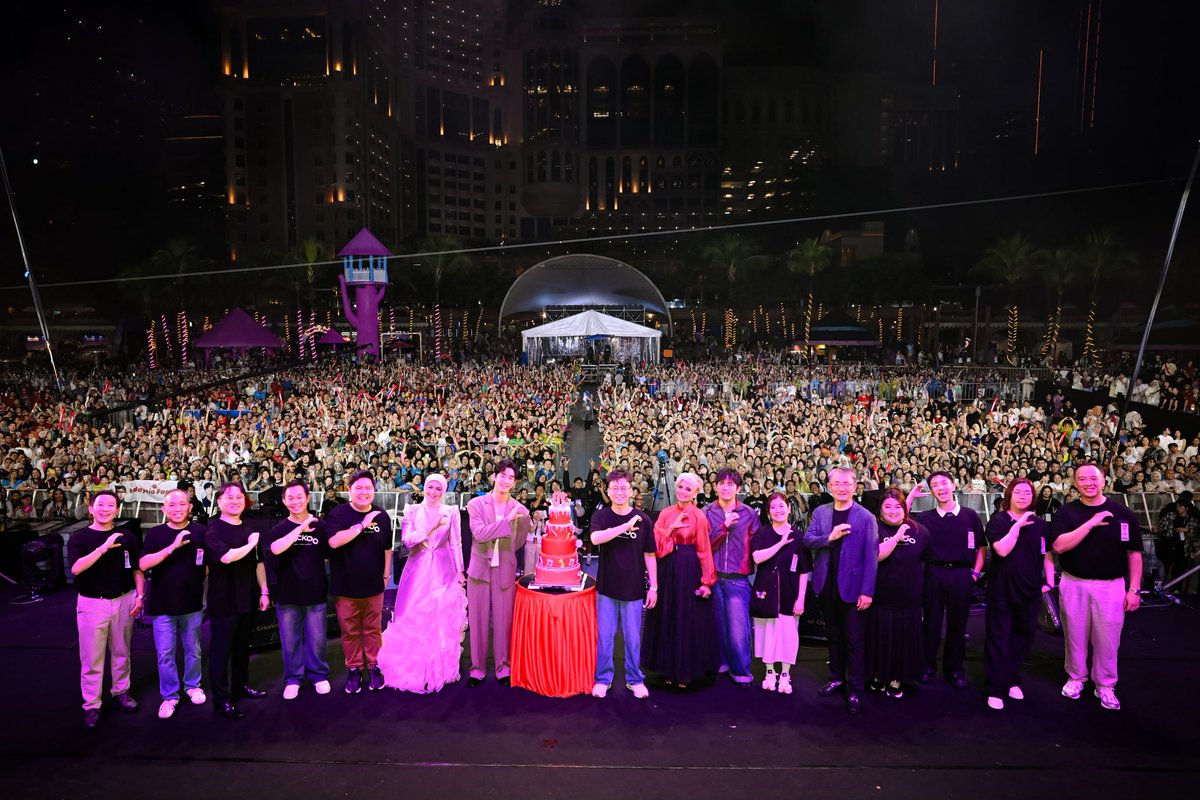 k_popped's tweet photo. Spot yourself in the picture!!

[Official Photos] CUCKOOTOPIA Music Fest 16112024 -5-

#CUCKOOTOPIA #SAMASAMAHealthier #KimSooHyun #KimSooHyuninMY #CUCKOOTOPIAMusicFest https://t.co/xnNJnHhn9O