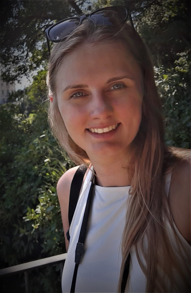 UCD Research (@ucd_research) on Twitter photo Meet PhD student <a href="/ucddublin/">University College Dublin</a> Karin Vancíková!
#UCDxExplorium
🔬🦵Karin uses advanced imaging techniques to study the development and regeneration of articular cartilage. Her research aims to improve treatments for joint injuries and diseases like osteoarthritis.
She will talk Meet PhD student <a href="/ucddublin/">University College Dublin</a> Karin Vancíková!
#UCDxExplorium
🔬🦵Karin uses advanced imaging techniques to study the development and regeneration of articular cartilage. Her research aims to improve treatments for joint injuries and diseases like osteoarthritis.
She will talk