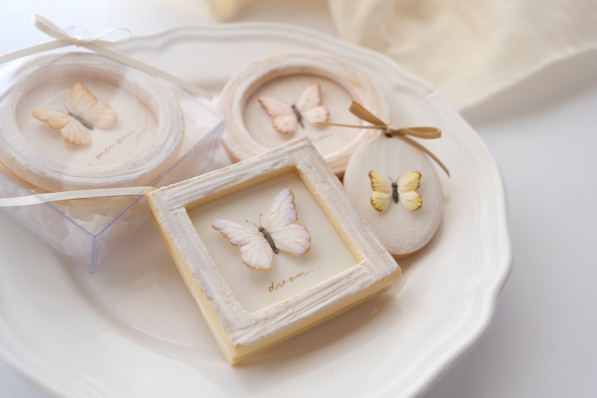 ayatamaco72's tweet photo. 私のお気に入りはお花の壁紙みたいなクッキーです🌷 #アイシングクッキー #cookiedecorating https://t.co/YLGl6iaGzA