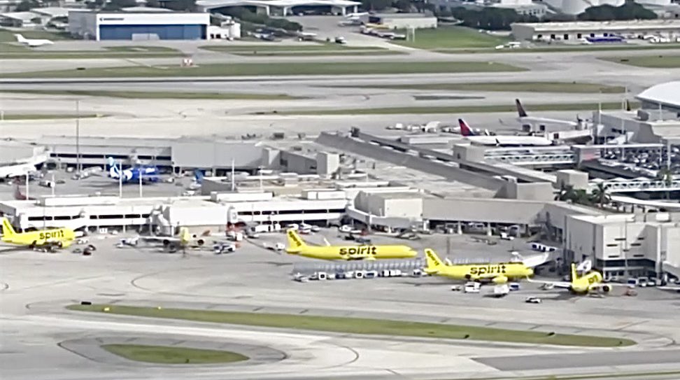 Glenna Milberg (@glennawplg) on Twitter photo On the eve of Spirit Airlines filing for bankruptcy protection, <a href="/GFLAlliance/">GFLAlliance</a> chief Bob Swindell👇🏼on what that could mean for thousands of SoFlo employees, <a href="/FLLFlyer/">Fort Lauderdale-Hollywood Int'l Airport (FLL)</a> & Broward business.
Link to full interview on “This Week In South Florida” <a href="/WPLGLocal10/">WPLG Local 10 News</a> : tinyurl.com/588v2yxn On the eve of Spirit Airlines filing for bankruptcy protection, <a href="/GFLAlliance/">GFLAlliance</a> chief Bob Swindell👇🏼on what that could mean for thousands of SoFlo employees, <a href="/FLLFlyer/">Fort Lauderdale-Hollywood Int'l Airport (FLL)</a> & Broward business.
Link to full interview on “This Week In South Florida” <a href="/WPLGLocal10/">WPLG Local 10 News</a> : tinyurl.com/588v2yxn