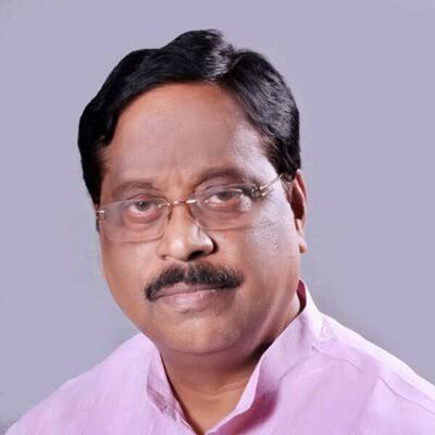 amar_satpathy's tweet photo. The sad demise of samir dey is a great loss to odisha especially Cuttack.  Samir respected me like an elder brother and I adored him too. He was a very popular leader of Cuttack. My condolences with his family. OM SHANTI. @otvnews @kanak_news @NEWS7Odia @sambad_odisha https://t.co/hCKN3PWXfp