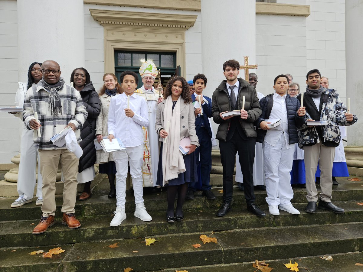 Delighted to visit St. Thomas Becket Hamburg to share in a bustling bazaar on the Saturday (warmly welcomed by Paddington Bear) and an uplifting confirmation service on the Sunday.