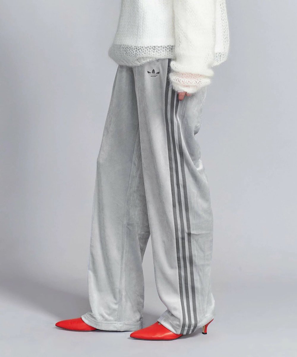 adidas グレー ベロア　カジュアルパンツ adidas グレー ベロア カジュアルパンツ adidas グレー ベロア