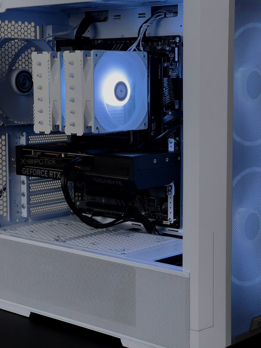 PCTick Store tweet media