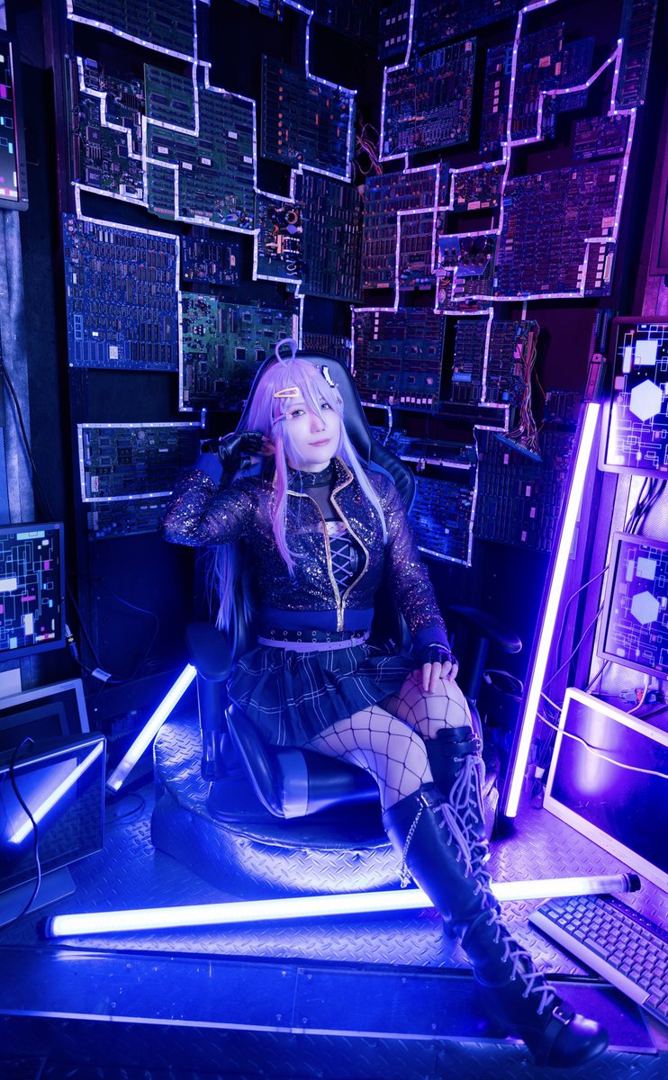 hololive ID 🔮
Moona Hoshinova 

⚡️⚡️Cyber⚡️⚡️

📷 <a href="/izumootonasi/">出雲音無@ ぶいすぽっ！フェス日月</a>
#hoshinovart #cosplay