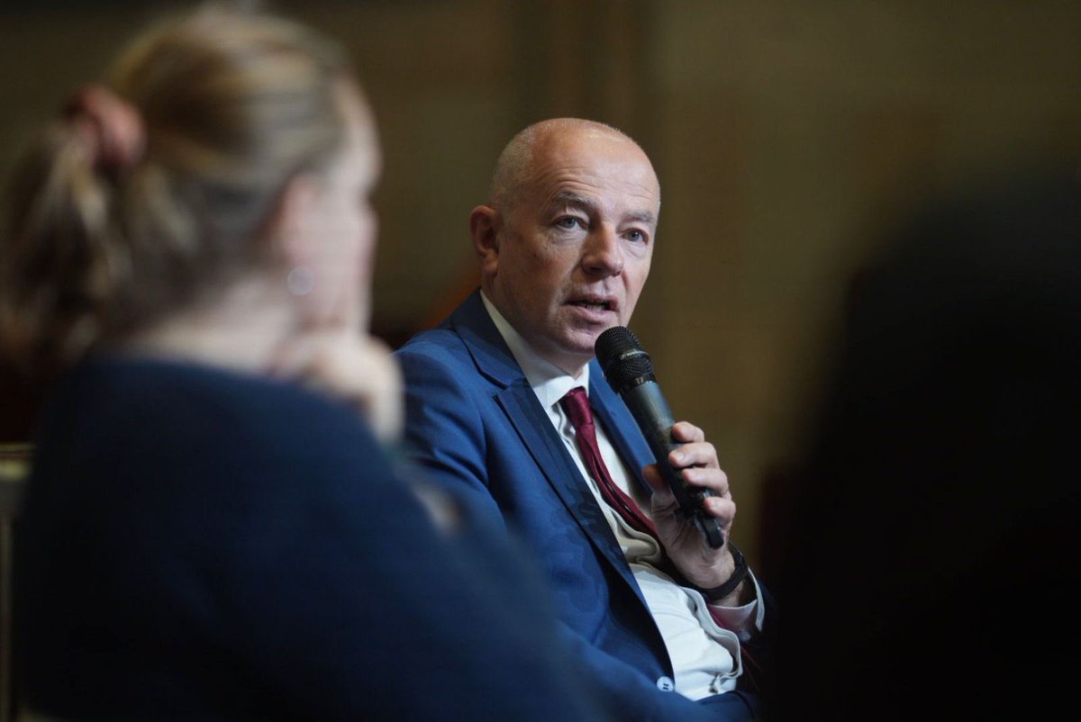 Michel Ménard tweet media