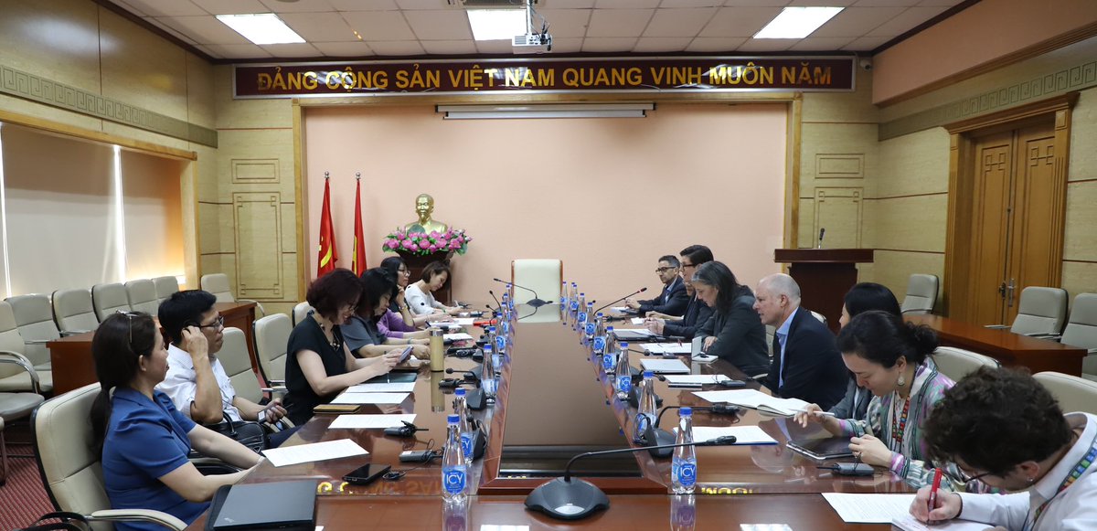 Ramla Khalidi (@ramlakhalidi) on Twitter photo Timely discussion w/ Vice Minister of Health on tackling #AirPollution as winter approaches & AQI dips
๐ฑ<a href="/UNDPVietNam/">UNDP in Viet Nam</a> & <a href="/WHOVietnam/">WHO Viแปt Nam</a> commit to action with MOH, MONRE and partners thru legal frameworks, air quality management & public participation
๐๐ผbit.ly/4eyZvq4 Timely discussion w/ Vice Minister of Health on tackling #AirPollution as winter approaches & AQI dips
๐ฑ<a href="/UNDPVietNam/">UNDP in Viet Nam</a> & <a href="/WHOVietnam/">WHO Viแปt Nam</a> commit to action with MOH, MONRE and partners thru legal frameworks, air quality management & public participation
๐๐ผbit.ly/4eyZvq4