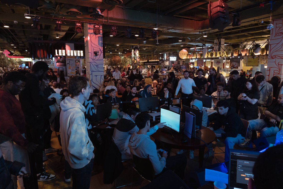 GameChangeOff's tweet photo. On a organisé un tournoi incroyable sur Dragon Ball Sparking Zero. 🔥

Merci aux joueurs pour leur passion et leur fair-play, ainsi qu’aux volontaires. 🤲🏽

Le début d’une grande aventure⌛️

Restez réactifs, on revient très bientôt !👋🏽

#GameChange #Esport #DragonBallSparkingZERO https://t.co/Ux3qzfFguI