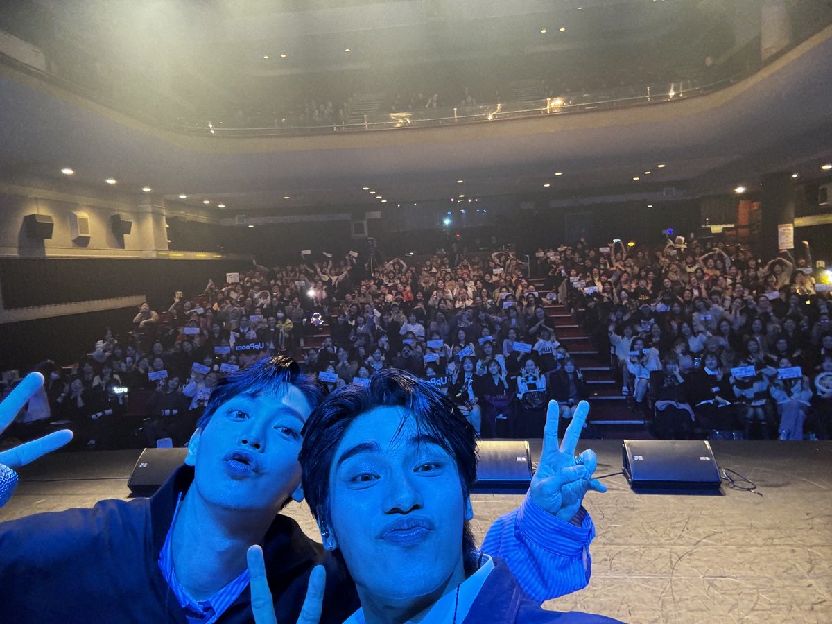 ❤️ร้ากก
MY STAND IN SARANGHAEYO
 #UpPoomFanmeetinginKorea